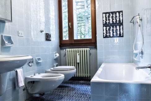 CloudHouse_Blue Room Bathroom Best